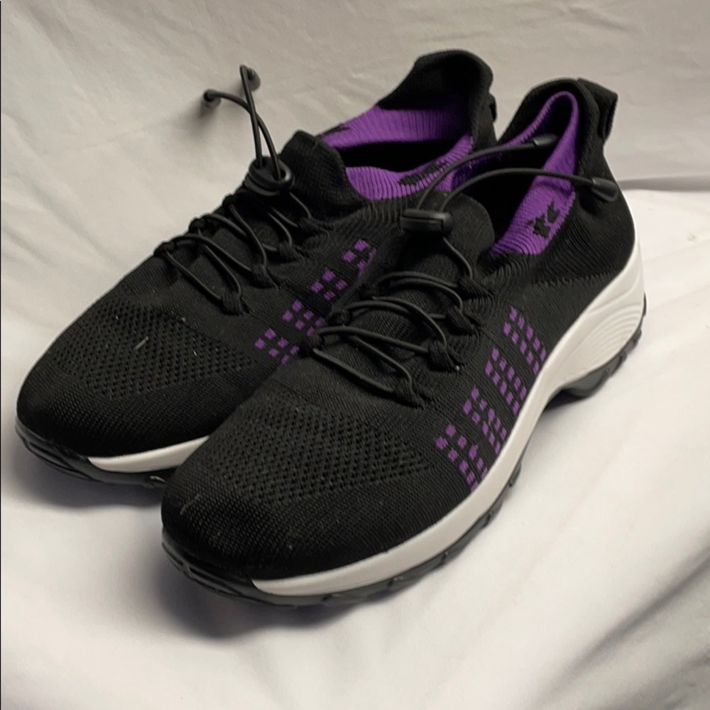 Sold!! Women’s shoes